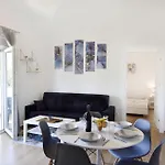 Modern With Shared Pool