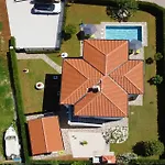 Apartment Modern With Shared Pool *