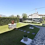 Modern With Shared Pool Cepljani