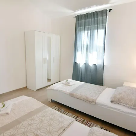 Appartement Modern With Shared Pool *