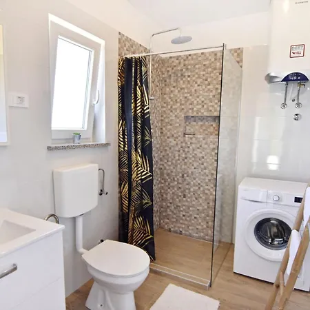 Modern With Shared Pool Appartement