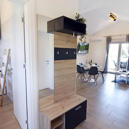 Modern With Shared Pool Apartman Čepljani