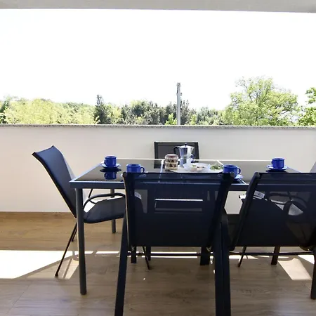 Modern With Shared Pool Apartman