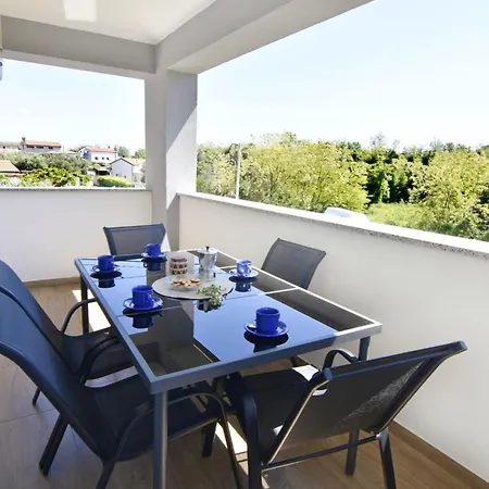 Modern With Shared Pool Appartement