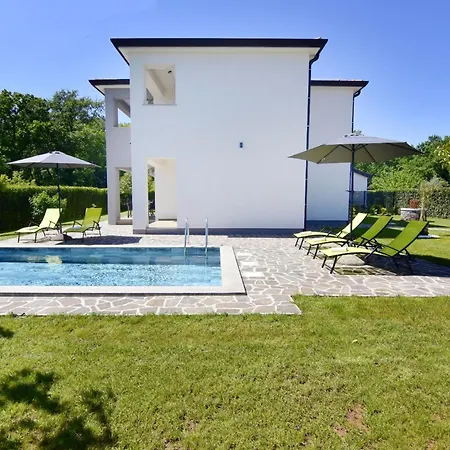 Modern With Shared Pool * Cepljani
