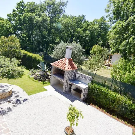 Appartement Modern With Shared Pool