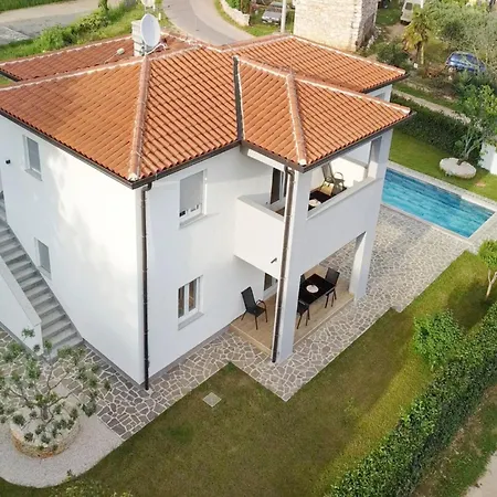 Modern With Shared Pool Apartment