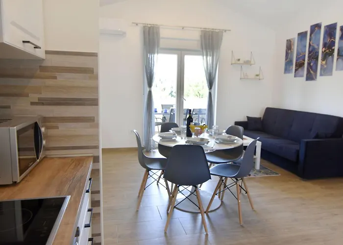 Apartman Modern With Shared Pool