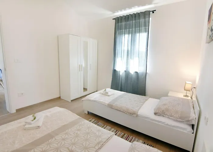 דירה Modern With Shared Pool *