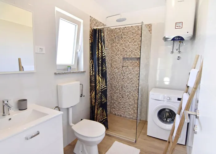 Modern With Shared Pool Apartman