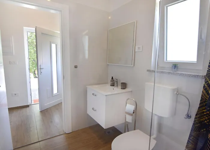 Apartman Modern With Shared Pool Cepljani