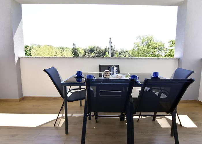 Modern With Shared Pool Apartman