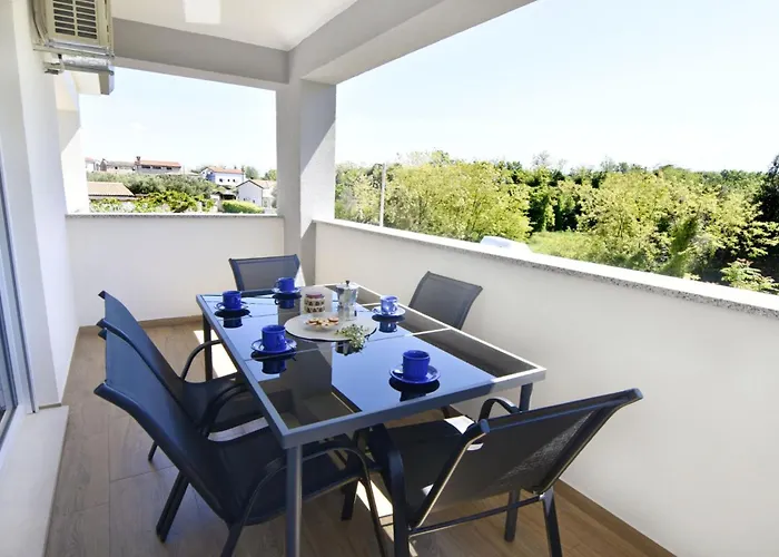 Modern With Shared Pool Apartman