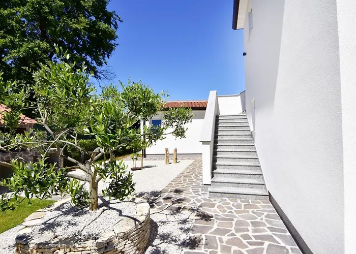 Apartman Modern With Shared Pool *