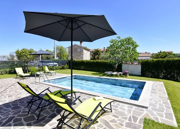 Modern With Shared Pool Apartman Cepljani