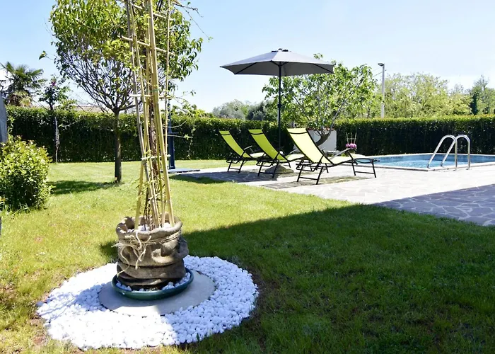 Apartman Modern With Shared Pool Cepljani