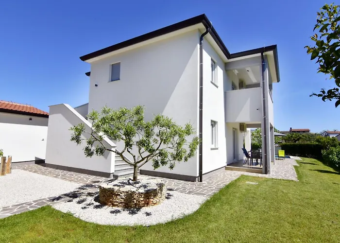 Apartman Modern With Shared Pool Cepljani