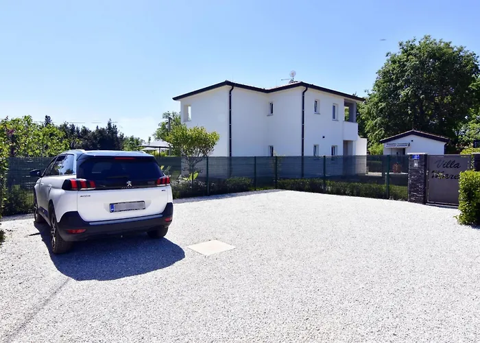 Modern With Shared Pool * Cepljani