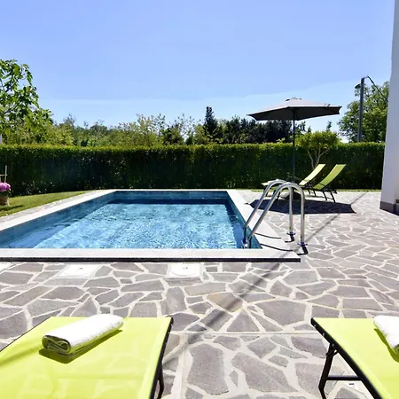 Apartman Modern With Shared Pool *