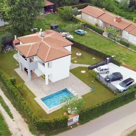 Modern With Shared Pool Cepljani
