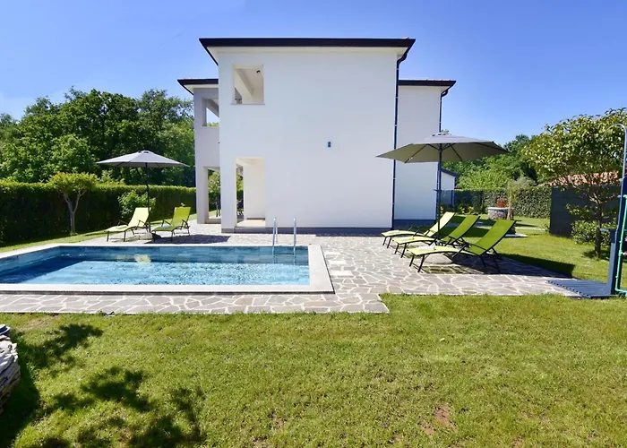 Modern With Shared Pool * Cepljani