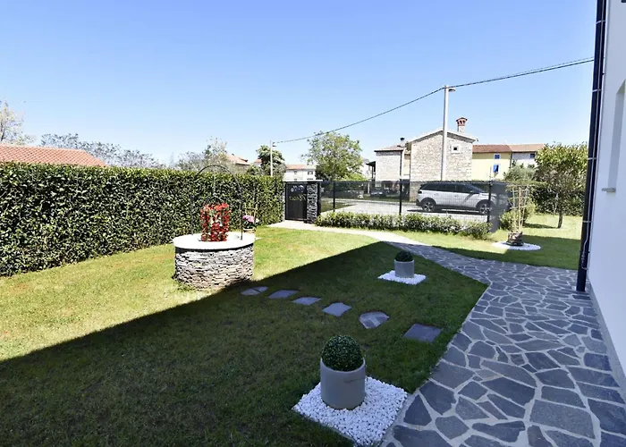 Modern With Shared Pool Cepljani